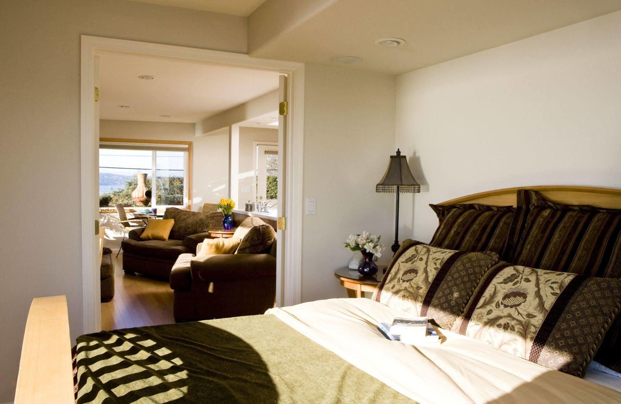 Three Tree Point Bed And Breakfast Burien Esterno foto